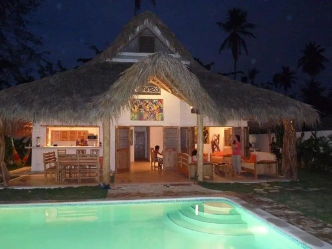 4 Bedrooms Quadruple Villa