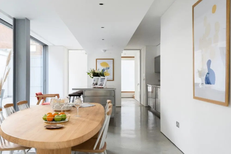 The Chelsea Walk - Modern & Bright 3BDR House with Rooftop & Parking
