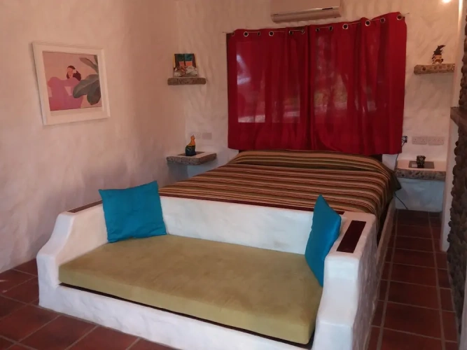 3 Bedrooms Standard Family room with pool view