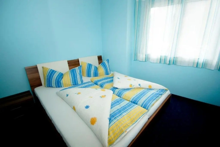 4 Bedrooms Apartment with mountain view