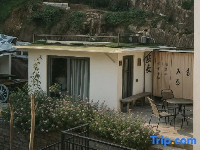 Weiwen Huaming Hostel