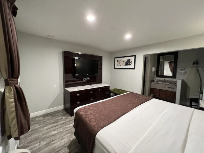 Relax Inn Motel
