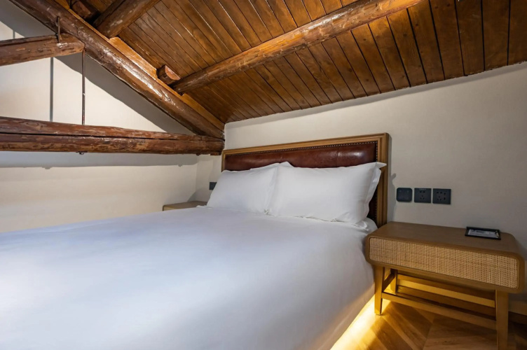 Qiuguo Hutong Courtyard Hotel