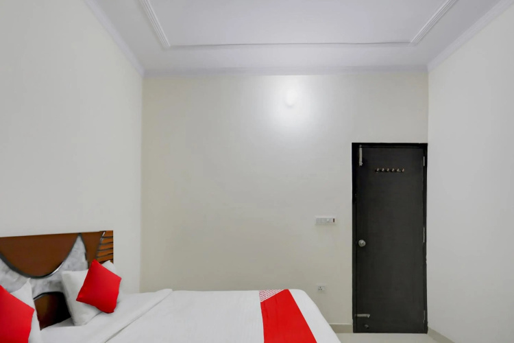 OYO Flagship 80632 Relax Inn