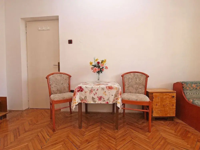 Apartment 860