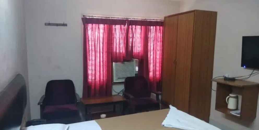 Iroomz Hotel Amaravathi