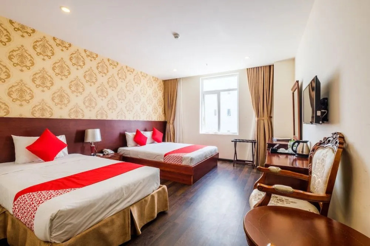 OYO 122 GIC Land Hotel