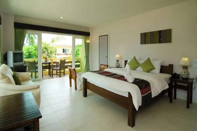 Deluxe Double room with balcony and with partial sea view