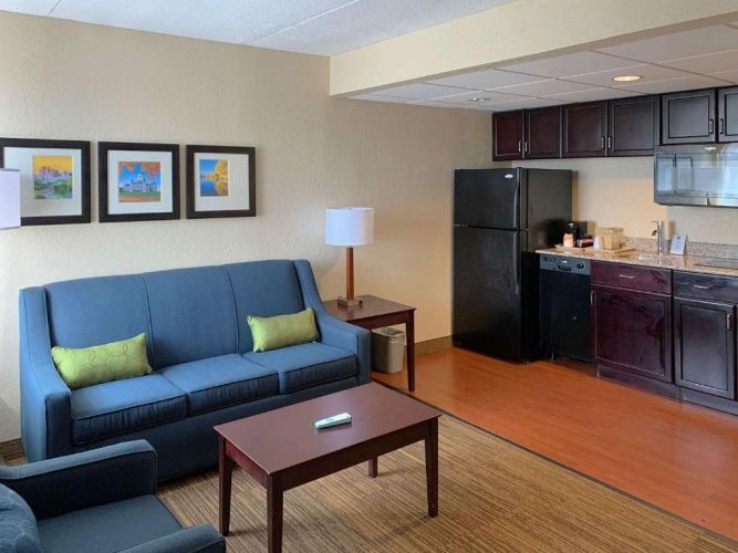 Standard Double Suite