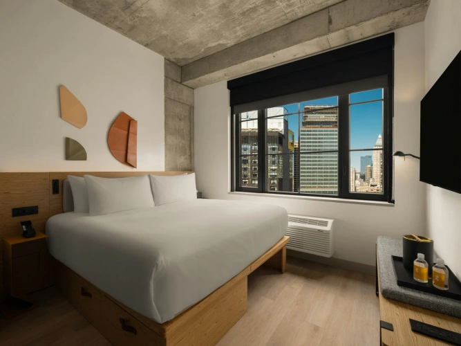 Standard Double room with city view