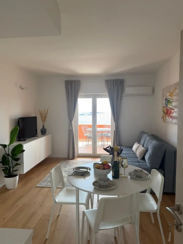 Apartment with bay view