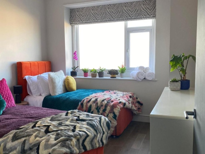 2 Bedrooms Apartment
