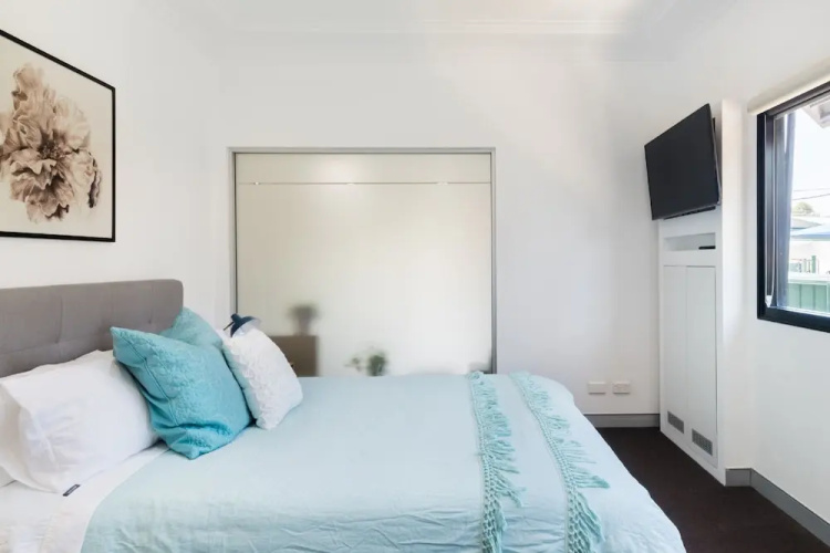 Studio 64 Oyster Bay Modern