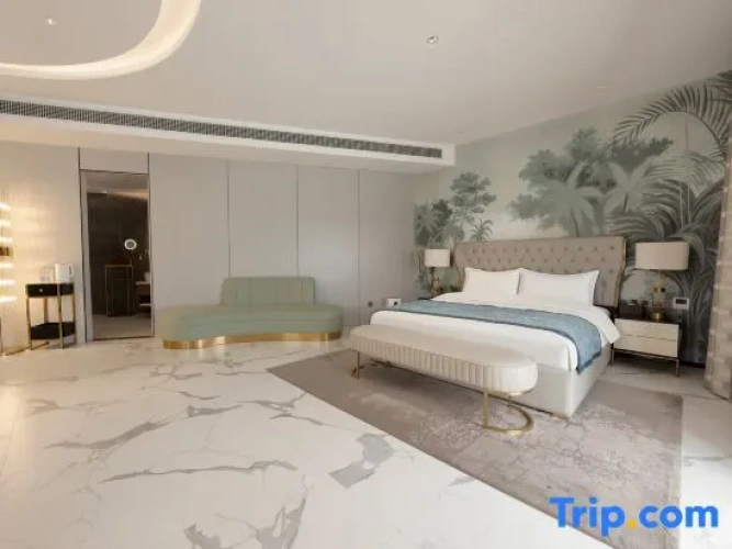 Luxury Suite