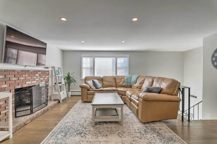 Pool Table + Fire Pit: Wooded Hyannis Haven!