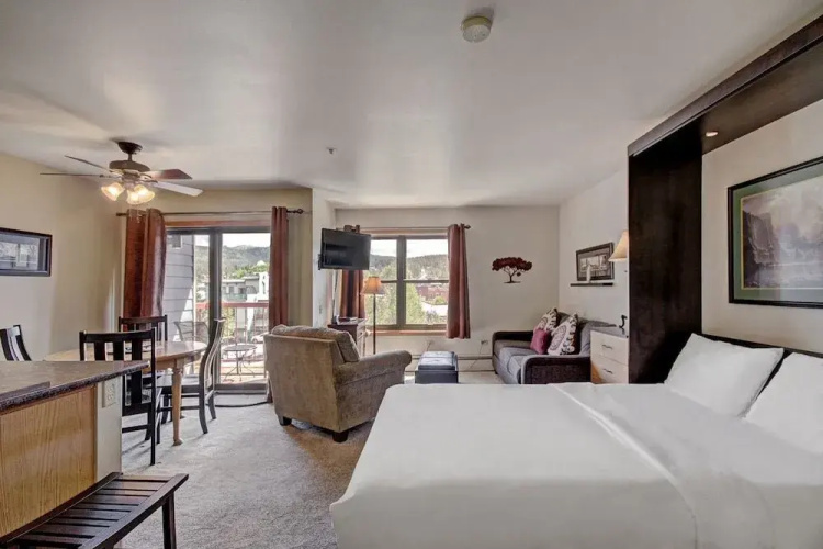 River Mtn Lodge E205