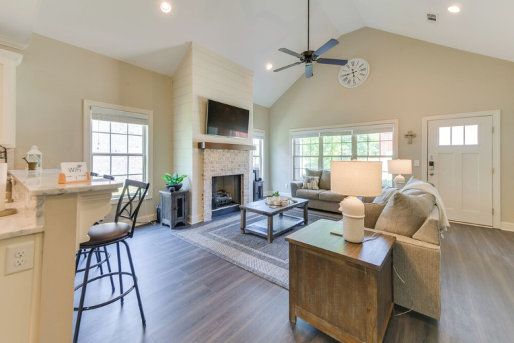 3 Mi to Campus: Auburn Home w/ Deck + Fire Pit