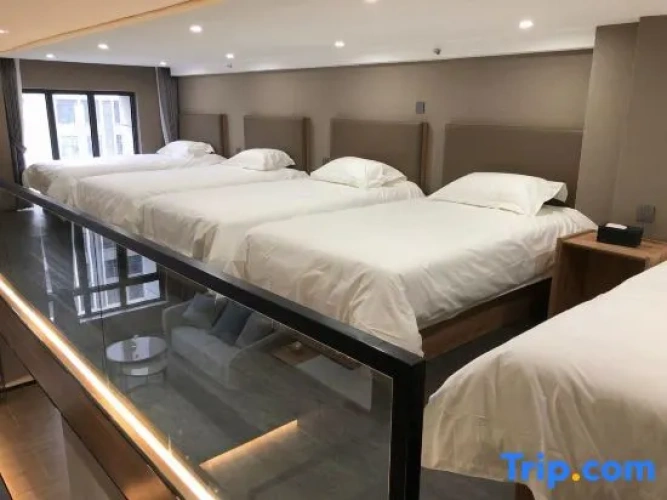 Standard Quintuple room