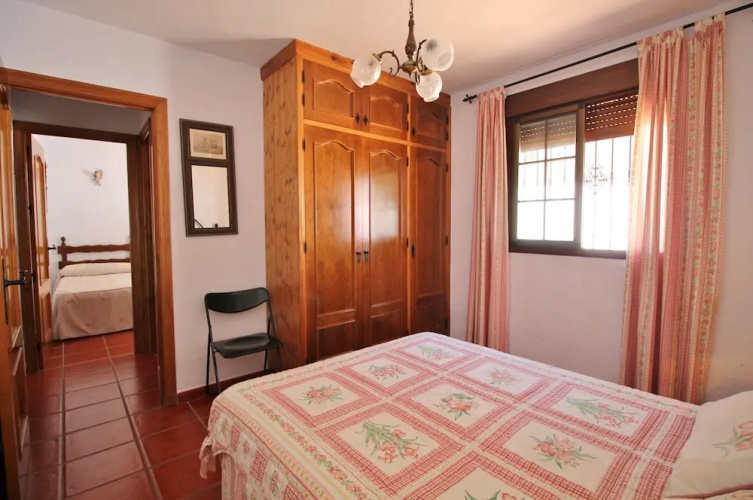 1075 Villa Rosa