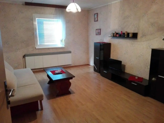 3 Bedrooms Apartment