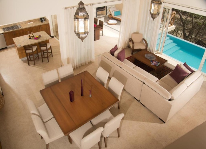 2 Bedrooms Villa