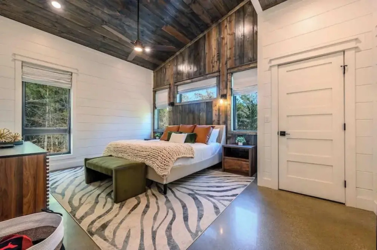 CABIN - Near BLACK MOUNTAIn