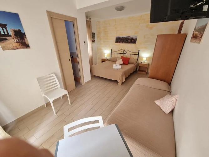 Standard Triple room with balcony
