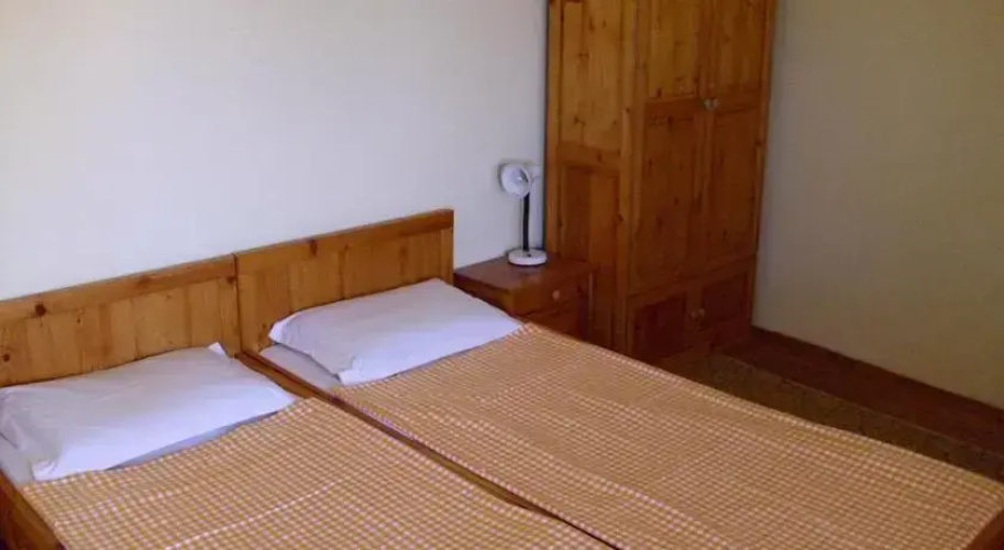 Dimovi Guest House