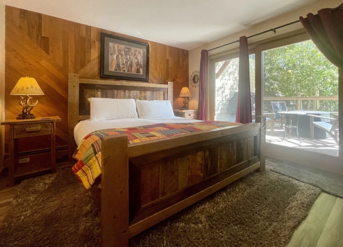 Longbranch by Pinnacle Lodging
