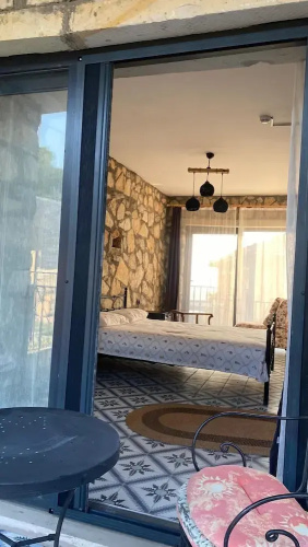 Nur Karen Taş Konak