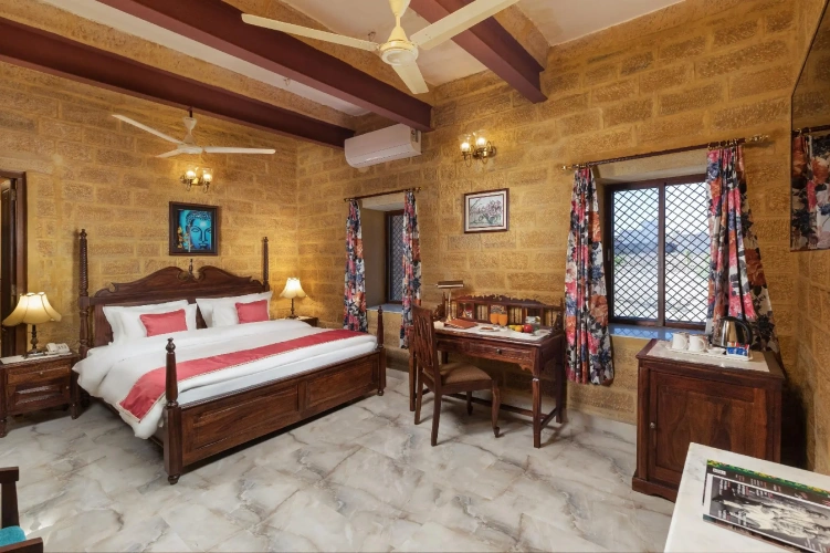 1 Bedroom Deluxe Double room with view