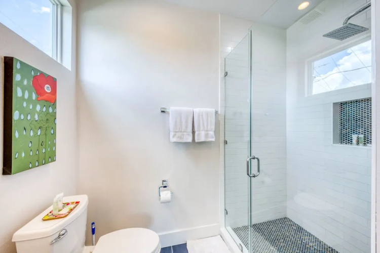 2 Homes in 1! Centrally Located Near Soco