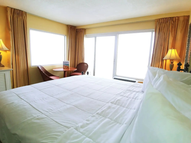Emerald Shores Resort