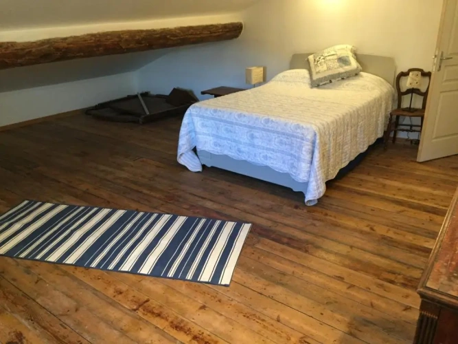 5 Bedrooms Cottage