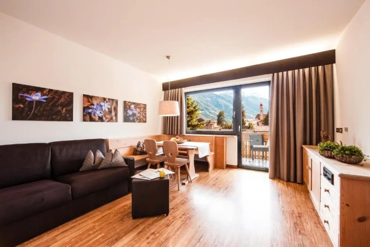 2 Bedrooms Apartment
