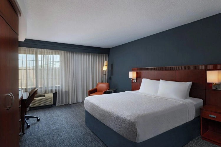 Courtyard Marriott Aksarben Village photo 6
