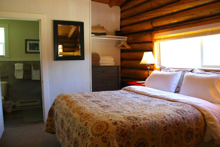 Yellowstone Hot Spring Cabins