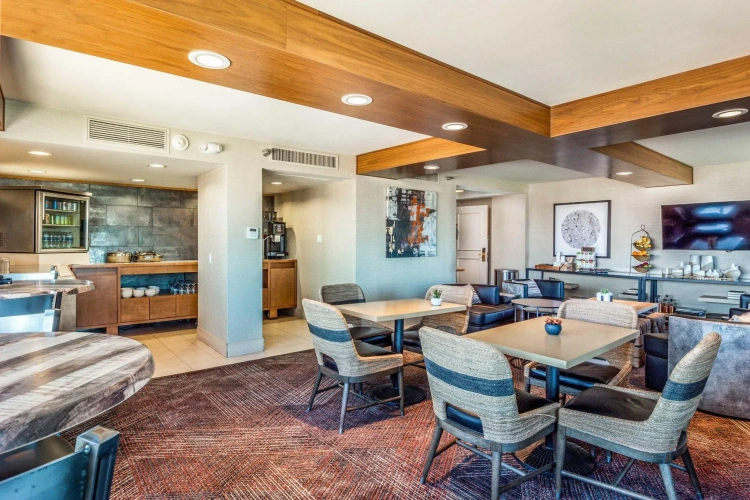 Standard Quadruple Club room