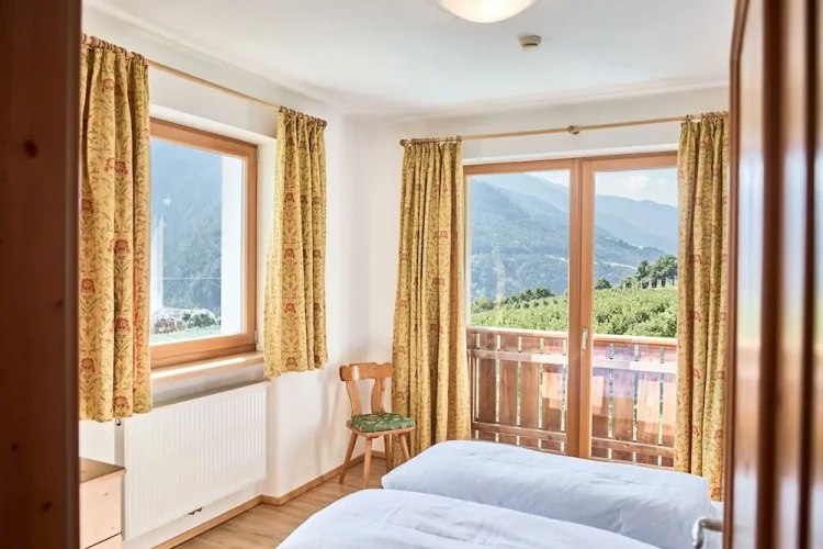 2 Bedrooms Comfort Apartment with mountain view
