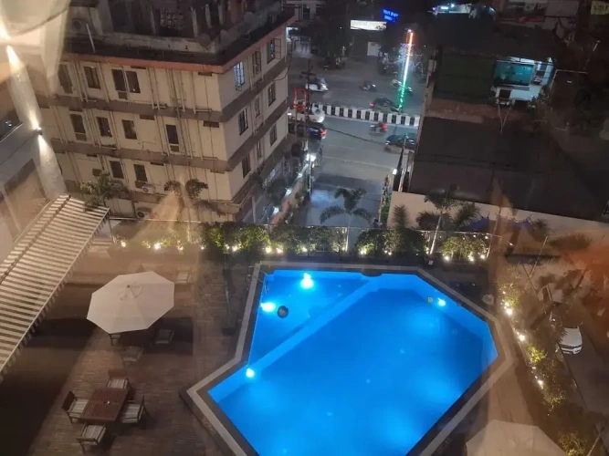 Executive Suite with pool view