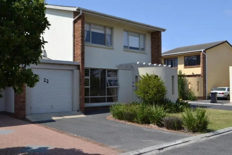 3 Bedrooms Cottage
