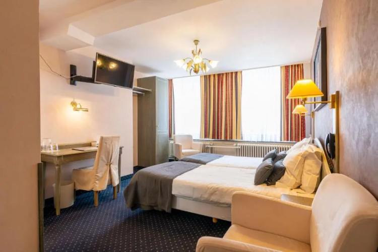 The Black Swan Hotel
