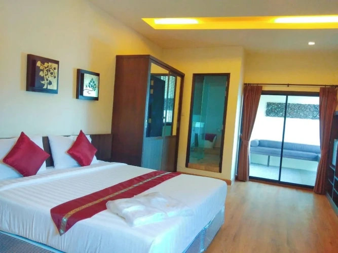 Suite with balcony and with river view
