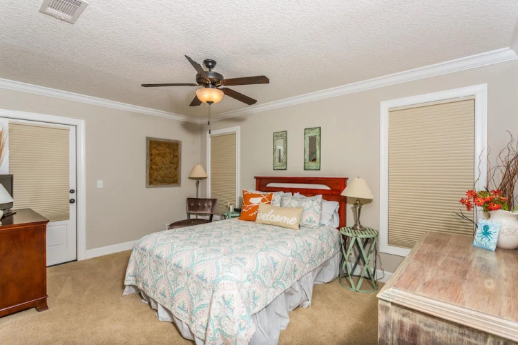 1067 College by Hodnett Cooper