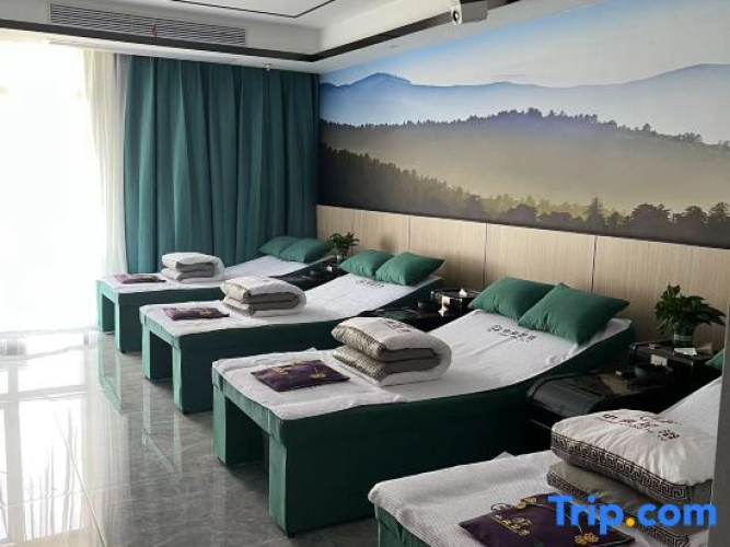 Vienna Hotel (Six Anyuan District Shop)