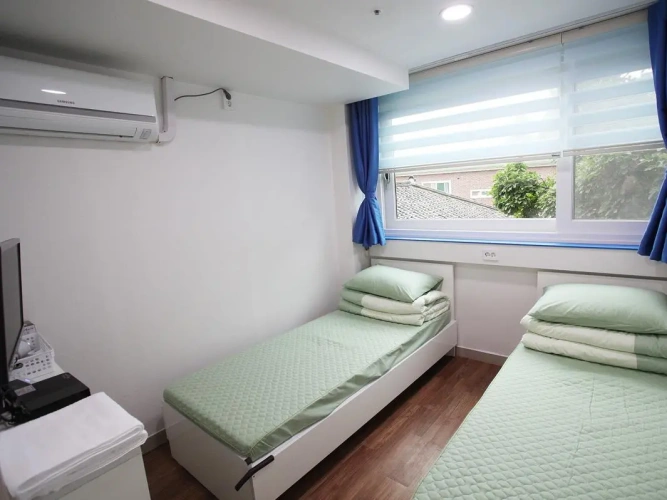 Twin room