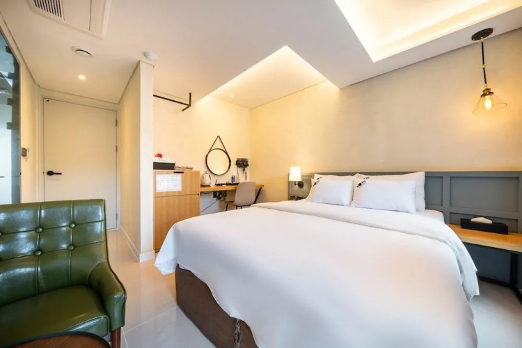Hotel Moon