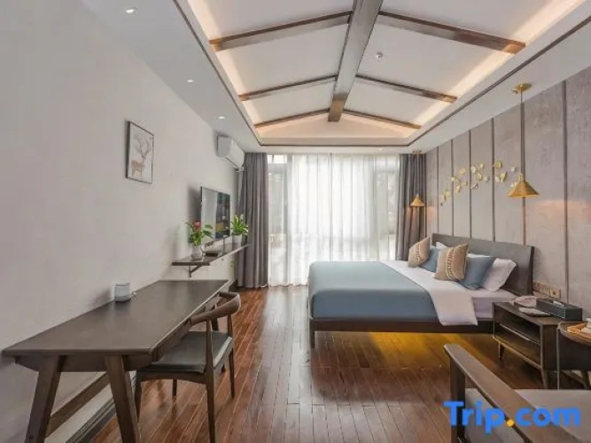 Standard Double room with water view