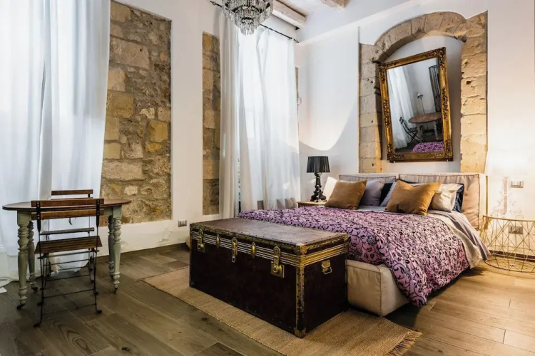 Dolce Suite near Syracuse Cathedral