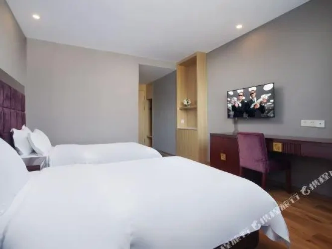 Standard Double room with city view